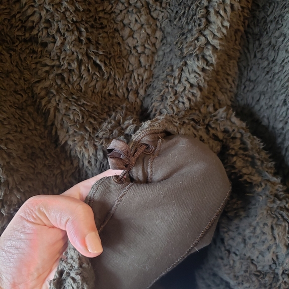 Warm Restore Sherpa Pullover - Picture 5 of 6